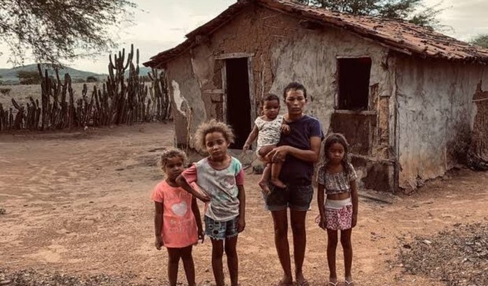 vamos ajudar o próximo galera? qualquer valor será de grande valor 