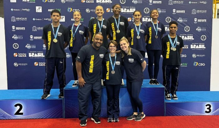 Sonho destruído por golpe. Ajude esse time voltar a competir!