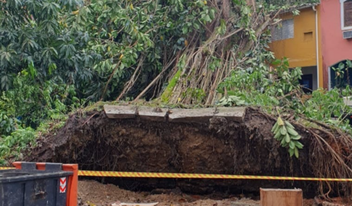 Ajuda para reconstrução de lar