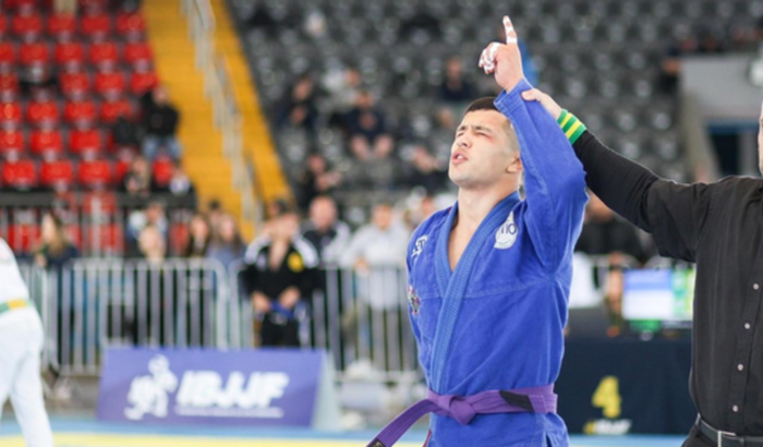 Operação de joelho João Trindade 