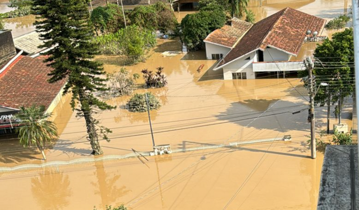 Peço ajuda de todos, pois perdi tudo nas cheias inclusive materiais de trabalho.
