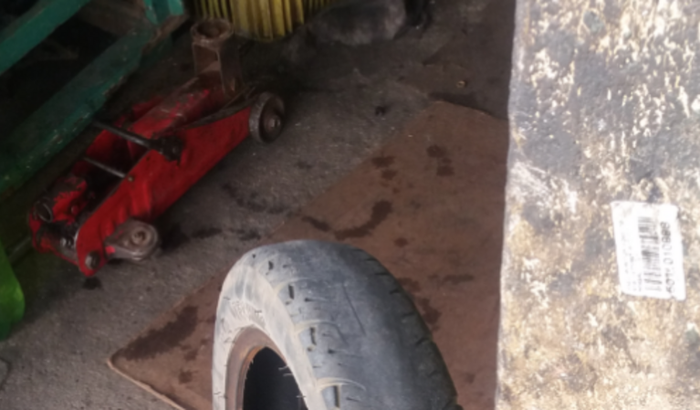 Na compra de 2 pneus novos de moto