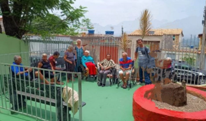 Ajudar na compra de uma máquina de fralda geriátrica e custos de manutenção do asilo.