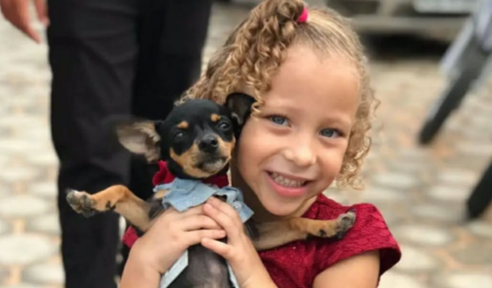 Luna tem 5 anos é foi diagnosticada com leucemia mielóide aguda