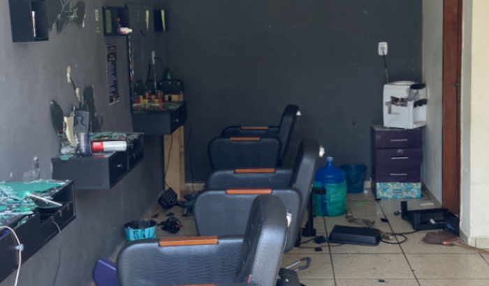 Estragaram a Barbearia 