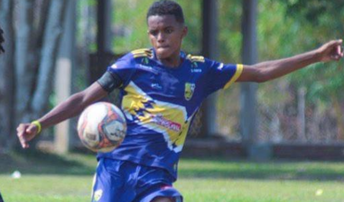 Meu sonho é ser jogador Fui selecionado pra fazer um teste em Brasília queria que vcs mim ajudasse pra esse sonho  