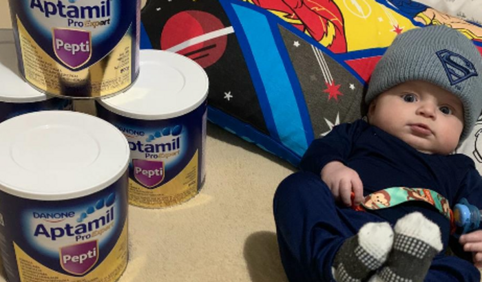 AJUDA COM O LEITE  PARA O PEDRINHO 