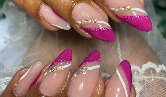 Me ajudem a me levantar , eu faço unha de gel e cílios estou desempregada, não tenho nem pro material para trabalhar 