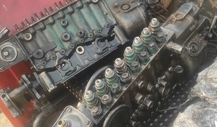 Ajude a consertar meu instrumento de trabalho.