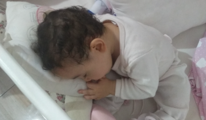 Vamos ajuda clarinha precisa urgente de leite fraldas e roupa🙏