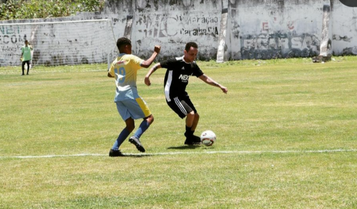 Meu sonho é ser um jogador profissional de futebol.