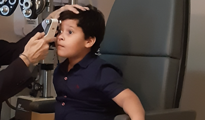 Para a cirurgia de glaucoma do meu filho, tem apenas 08 anos de idade e já passou por 4 cirurgias nos olhos.