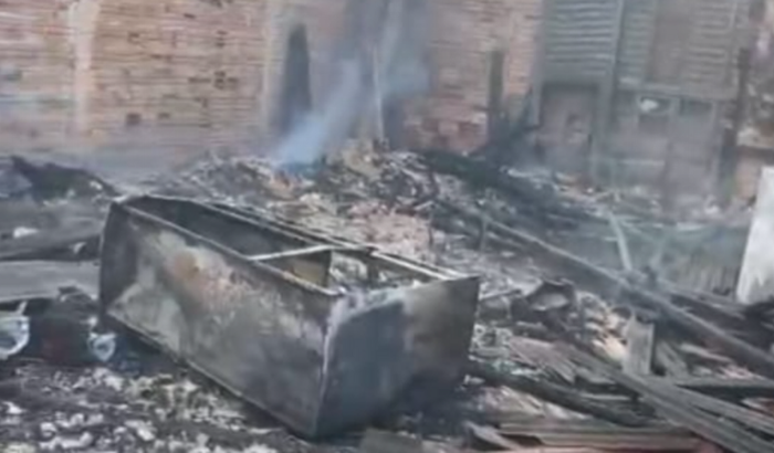 Ajudar na reconstruçao da casa da minha sogra que pegou fogo e queimou a casa e os bens materias deles