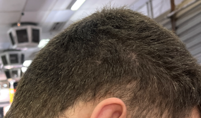 Ajude nosso amigo corta o cabelo