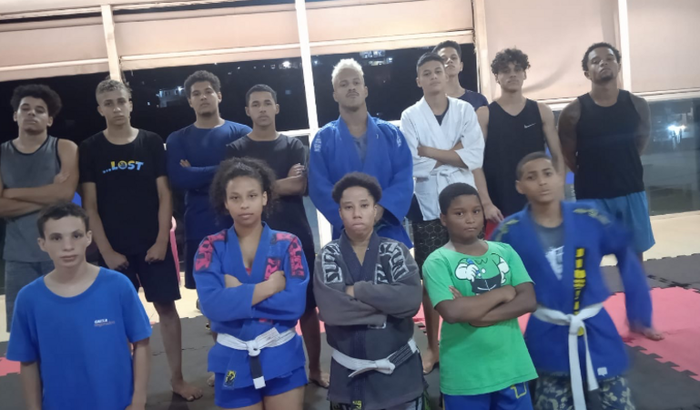 AJUDE A ENVIAR OS ATLETAS