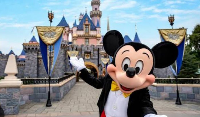 Ajuda realizar sonho de conhecer a Disney 