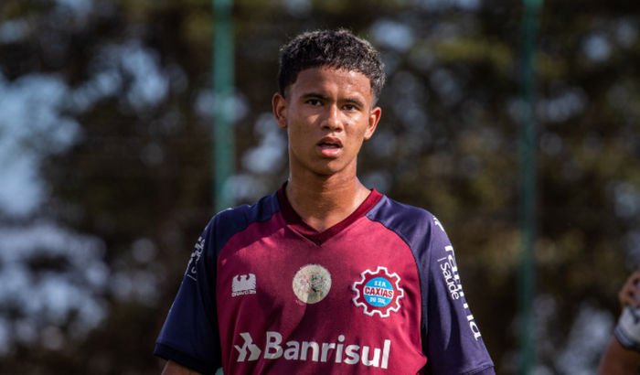 Ajude o samuka em sua jornada de futebol.