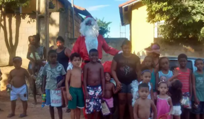 Natal solidário das crianças moradoras do Mutirão - MG