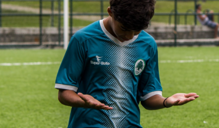 ajude o gui a conquistar seu sonho de ser jogador de futebol