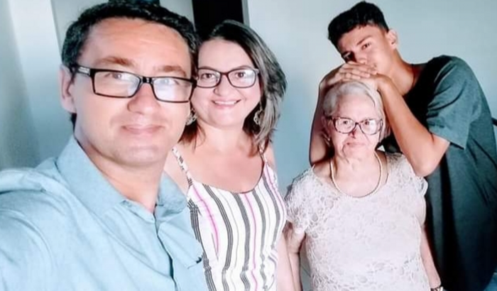 Fabiio de bicicleta motorizada