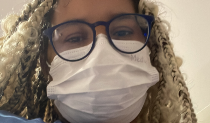 Ajude uma pobre a beber água gelada 🥲