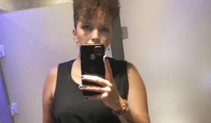 Ajude a Meirielle a Consertar seu Celular de Trabalho!