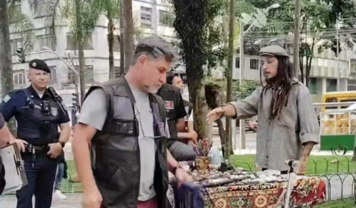 Toda ajuda é bem vinda...