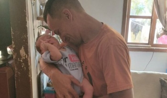 Moro com a sogra e tenho um bb naceu agora um semana e nossa casa caio tamod de favo 