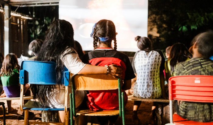 Ajude-nos a Recuperar a Tela de Cinema Roubada após a Pré-estreia de 'Maria da Lenha: A Luta das Mulheres Avá Guarani