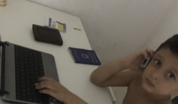 Pagar meu aluguel.  E ajuda minha família. Almoço e jantar todos dias 