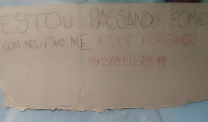 Passando fome moro de aluguel pix 4362004@vakinha.com.br