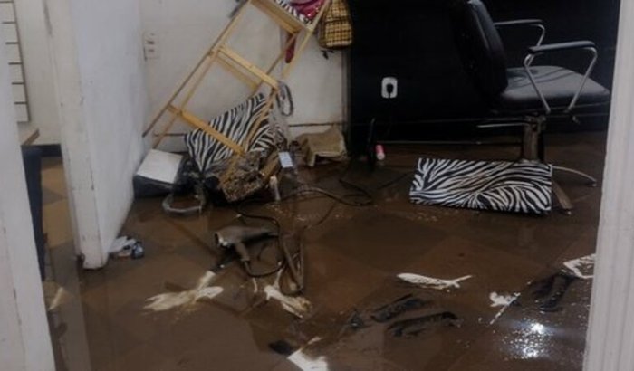 Perdi tudo na enchente, quem puder me ajudar🙏😭💔