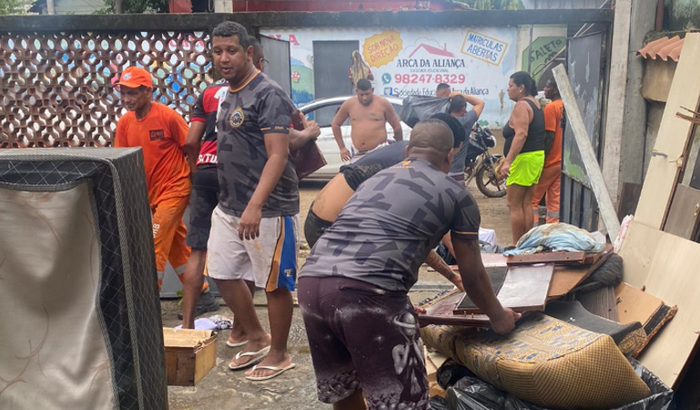 Ajuda Humanitária - Família Zanoline e Vicente