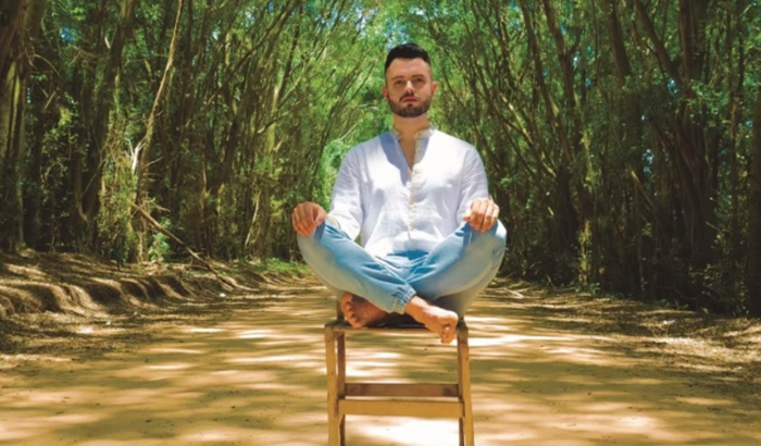 Ajude um artista pop independente a finalizar seu Álbum