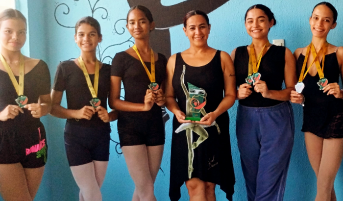 Beneficente para bailarinas com bolsa EUA