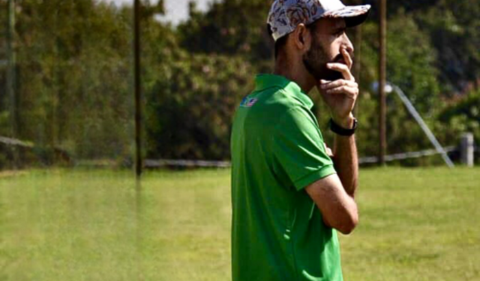 Especialização profissional como treinador de futebol.