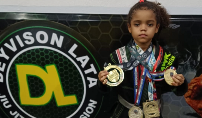 Maria Abelha rumo ao Sul Americano de jiu-jitsu 