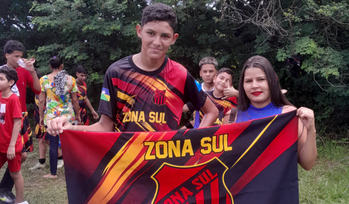 Realiza um sonho do meu filho pro Rio de Janeiro pra fazer um teste de futebol 