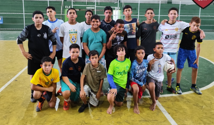 PROJETO VOLUNTARIO DE FUTSAL PARA CRIANÇAS 