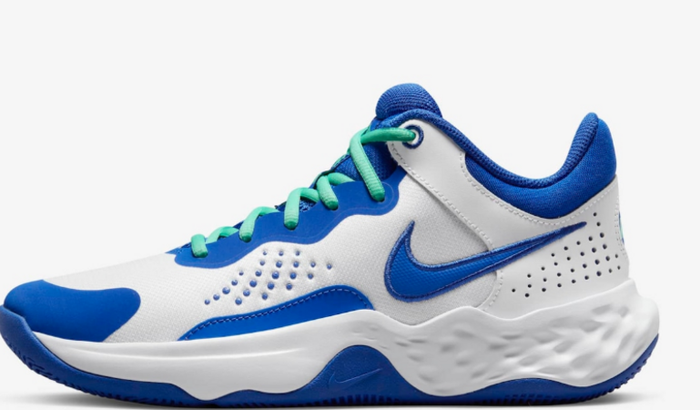 Conseguir comprar um tênis pro basquete 🙃🏀