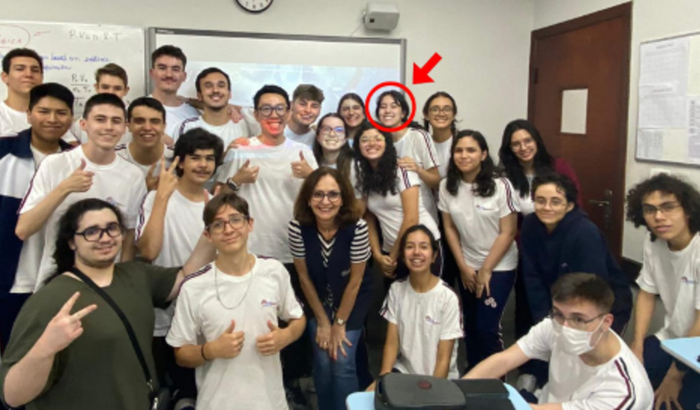 Ajude Sophia a ir para a viagem de formatura