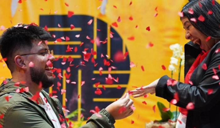 Ajude a Marley a trazer seus pais para o casamento