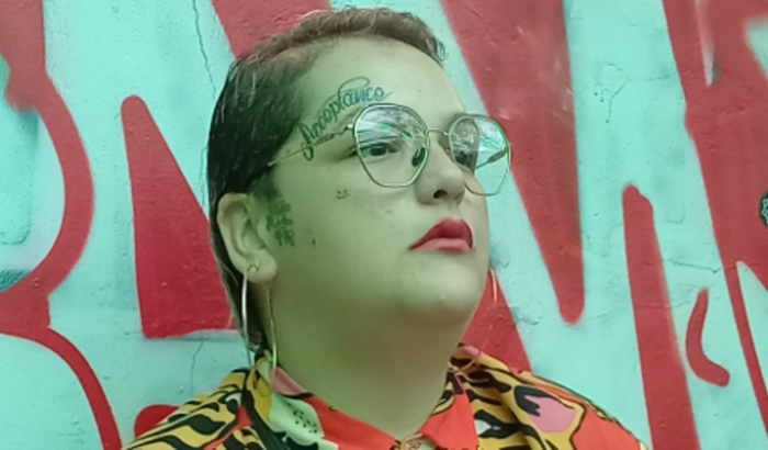 dê voz a Pamella