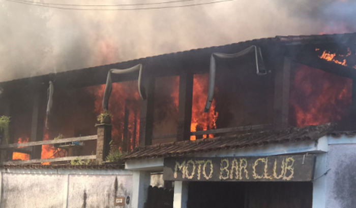 Ação solidária para Tia Elen, que perdeu tudo no incêndio