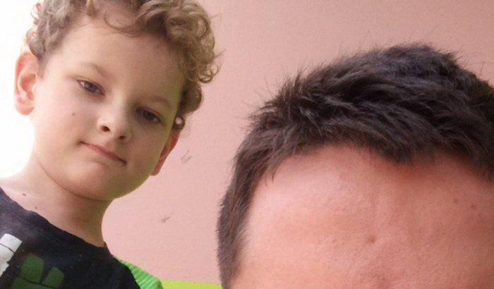 Ajude a gente a sair do buraco, estamos passando muita nescecidade.