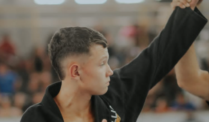 Ajuda pro meu filho ir lutar no campeonato brasileiro de jiu-jitsu em SP 
