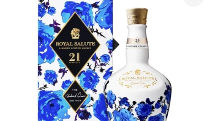 Ajuda pro meu amigo a realizar o sonho de tomar um Royal Salute