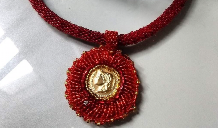 Ajude vovó Arteira  realizar seu projeto 