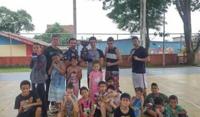 Ajuda para fazer uma Páscoa feliz para nossas crianças do projeto boxe na praça poá sp