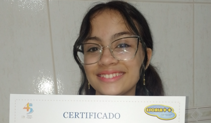 Festa debutante surpresa para Júlia 